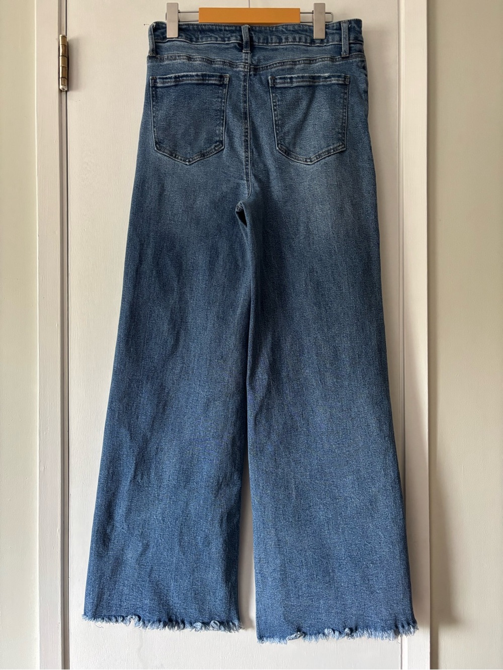 BCBGeneration High Rise Wide Leg Frayed Hem Jeans Size 11/30 - Picture 5 of 9